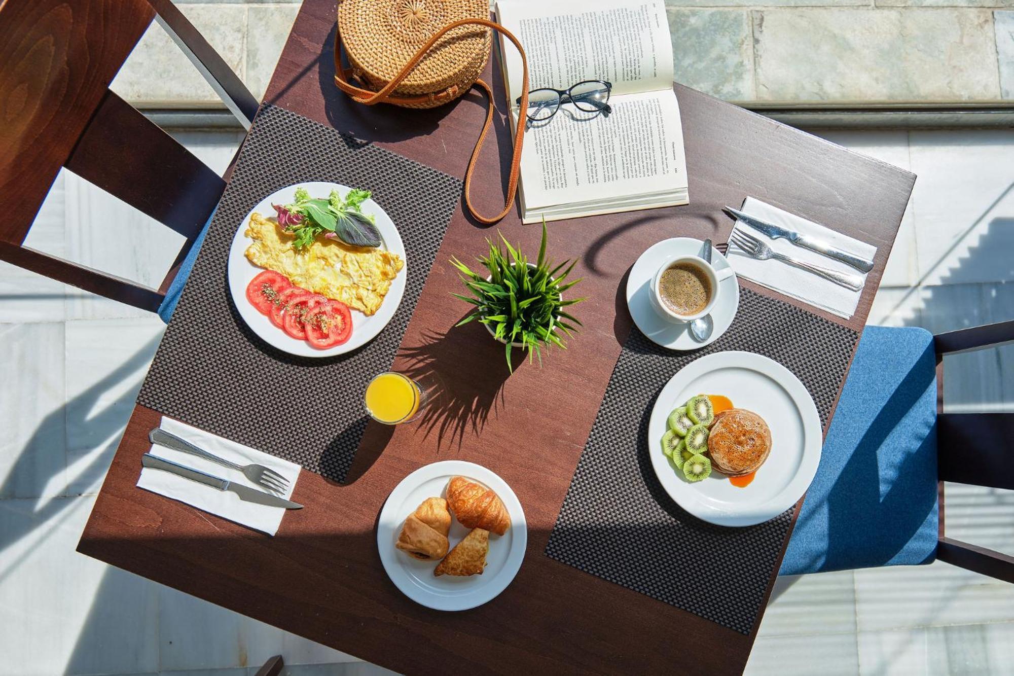 Hotel Illot Suites 卡拉纳雅达 外观 照片