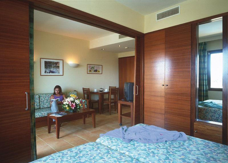 Hotel Illot Suites 卡拉纳雅达 外观 照片